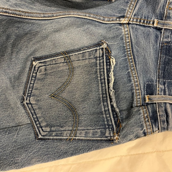 EB Denim - Unraveled Jeans - Reworked Vintage Levi’s - Picture 7 of 9